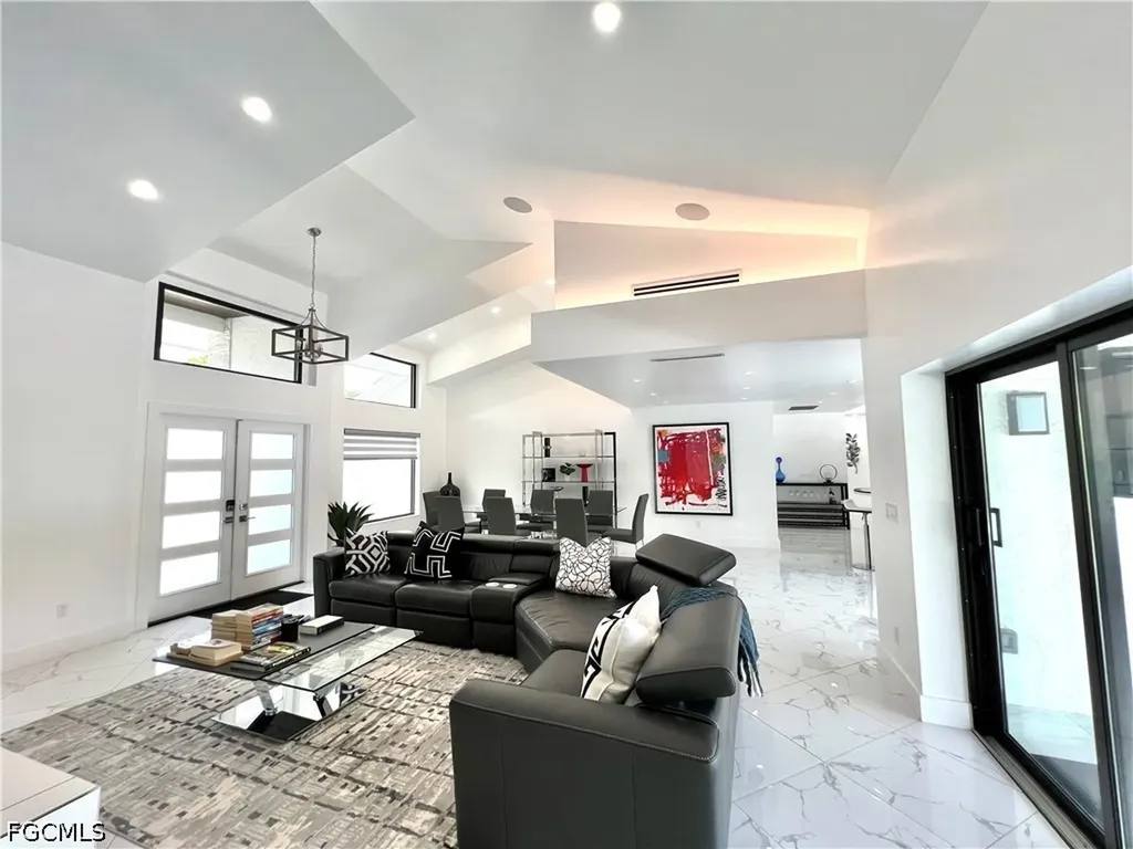 1919 Countess Court Naples FL 34110