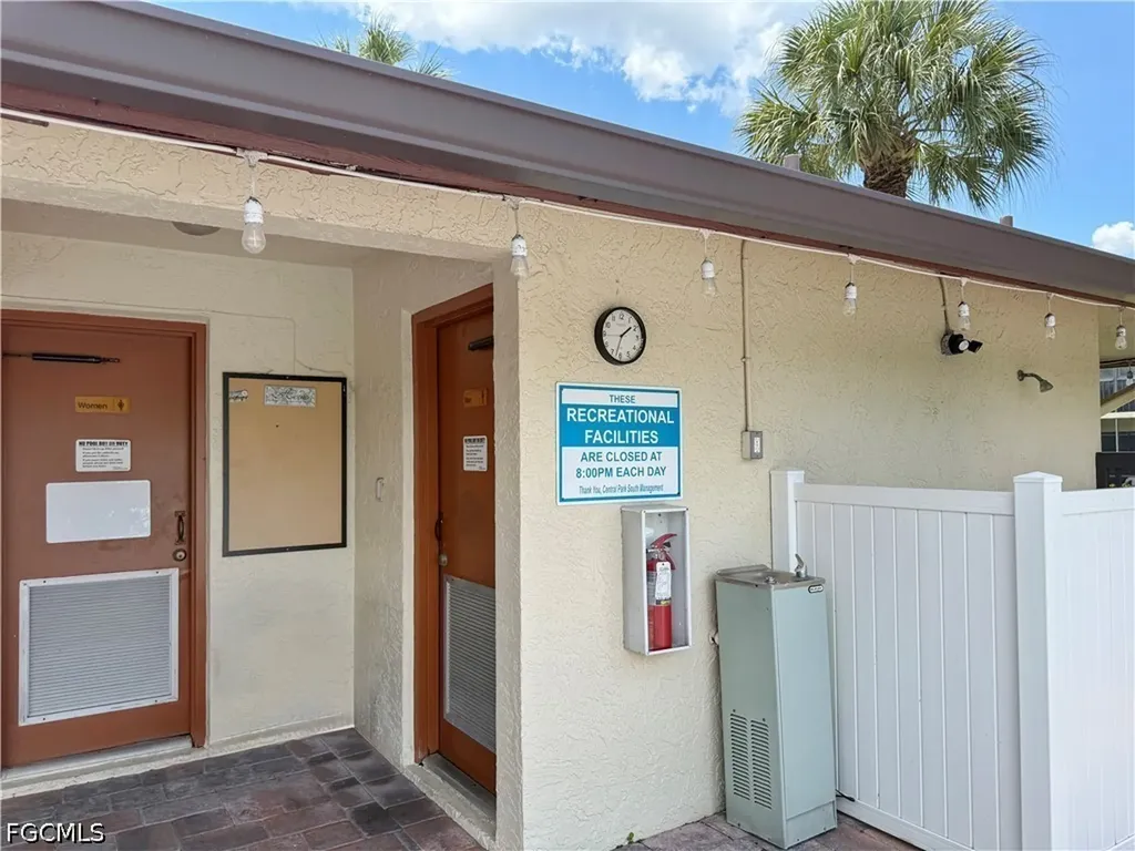 9305 Lake Park Drive Fort Myers FL 33919
