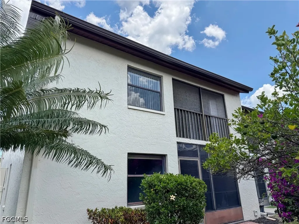9305 Lake Park Drive Fort Myers FL 33919