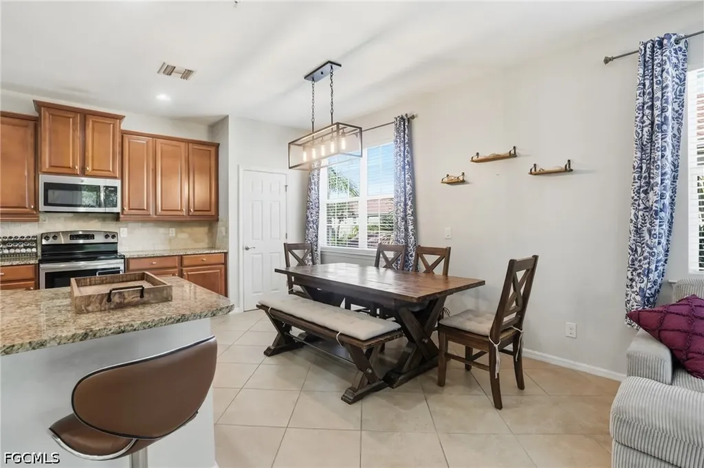 8515 Oakshade Circle Fort Myers FL 33919