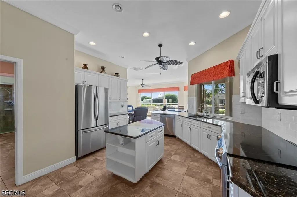 3733 SE 12th Place Cape Coral FL 33904