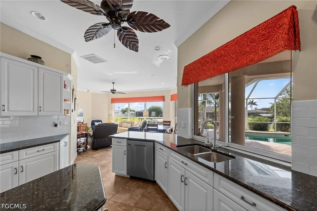 3733 SE 12th Place Cape Coral FL 33904