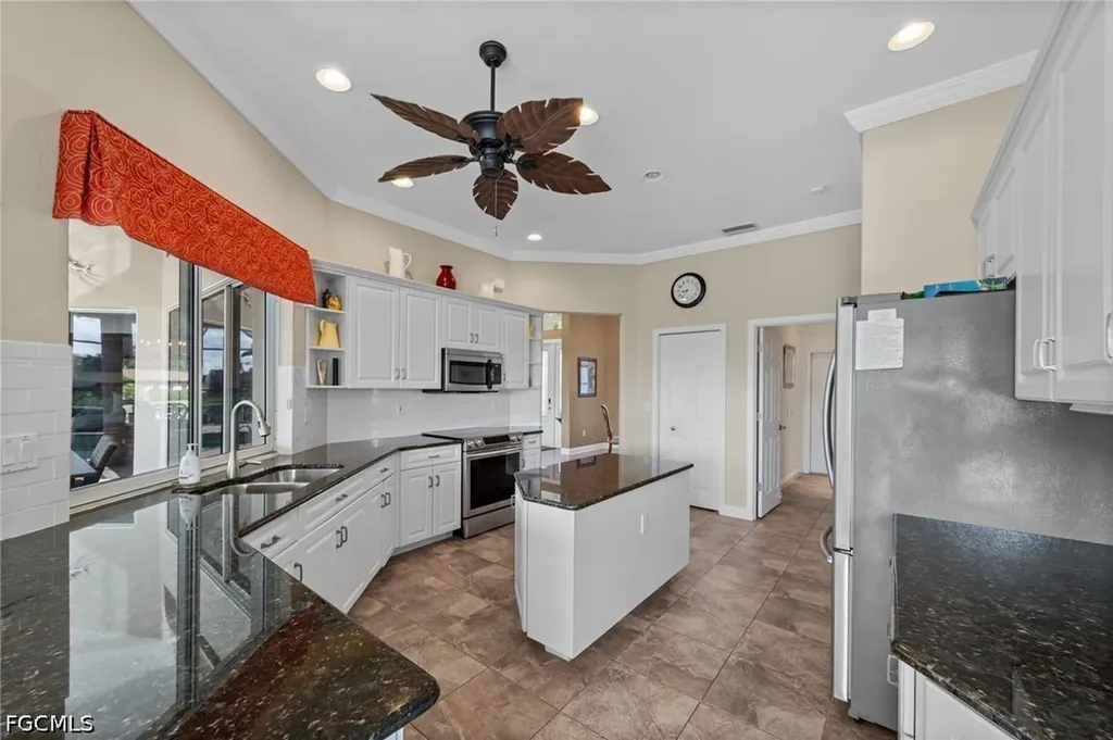 3733 SE 12th Place Cape Coral FL 33904