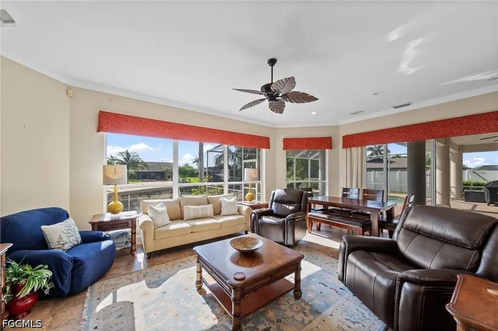 3733 SE 12th Place Cape Coral FL 33904