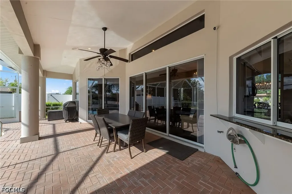 3733 SE 12th Place Cape Coral FL 33904