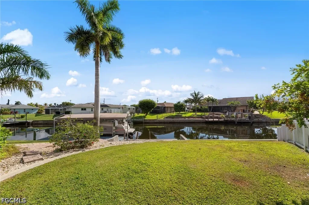 3733 SE 12th Place Cape Coral FL 33904