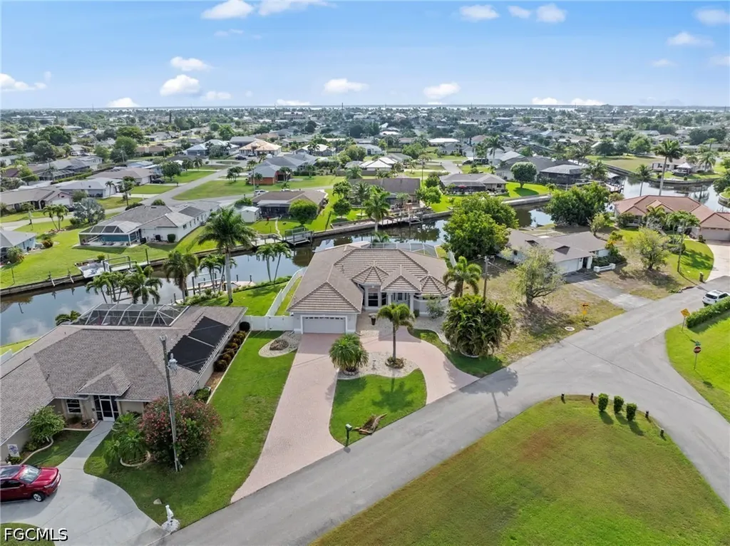 3733 SE 12th Place Cape Coral FL 33904