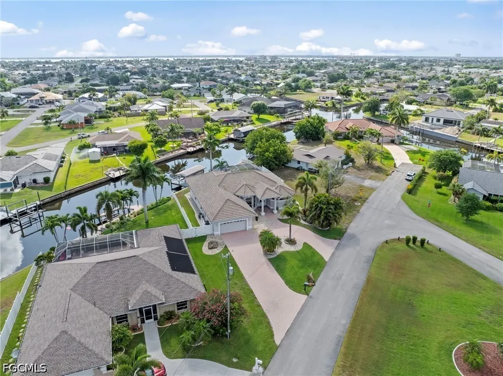 3733 SE 12th Place Cape Coral FL 33904