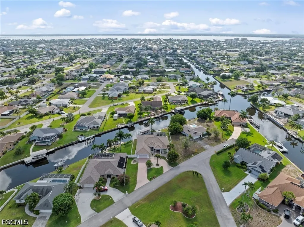 3733 SE 12th Place Cape Coral FL 33904