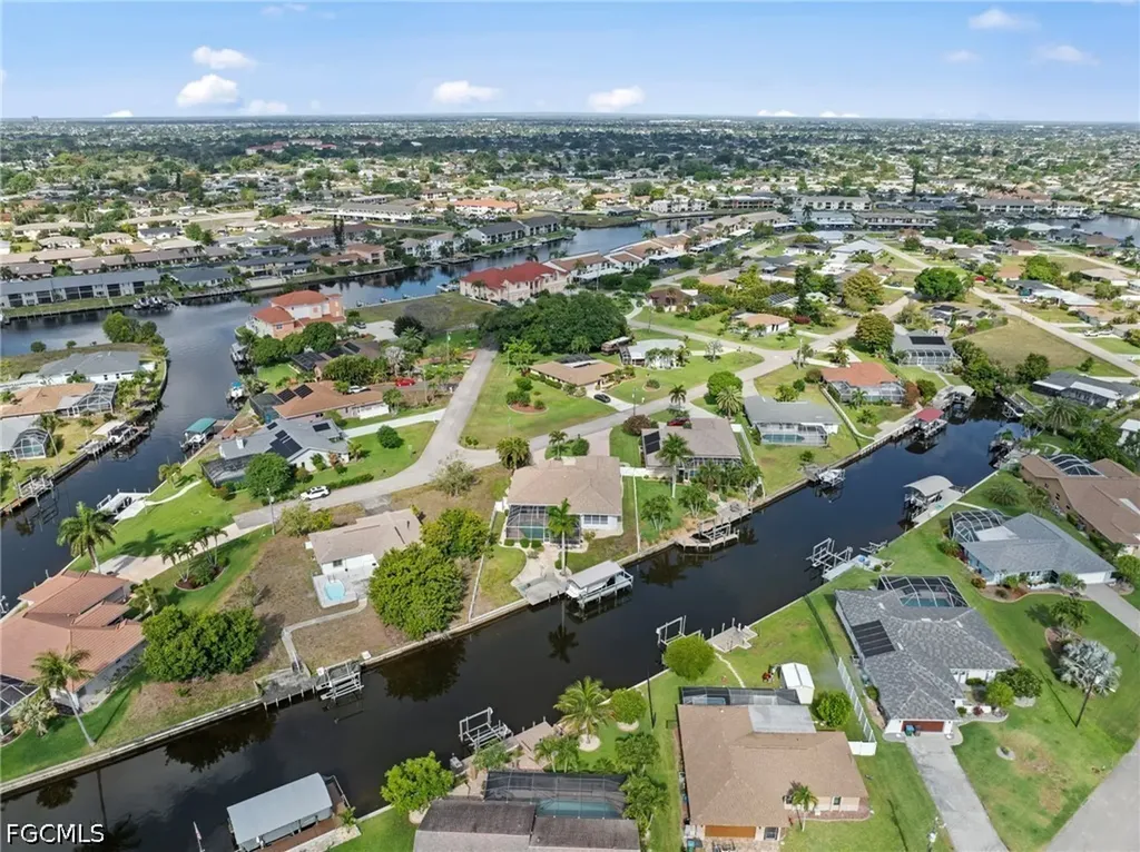 3733 SE 12th Place Cape Coral FL 33904