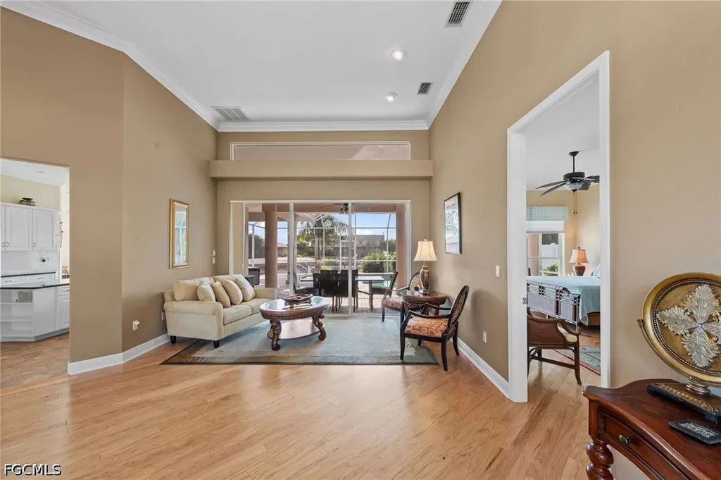 3733 SE 12th Place Cape Coral FL 33904