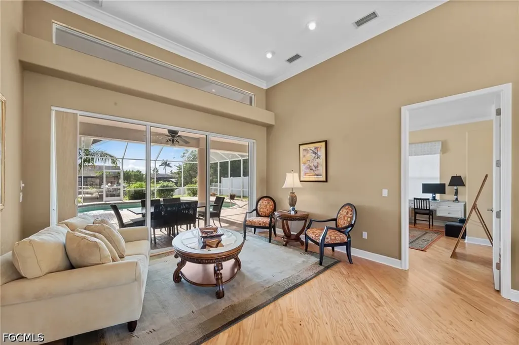 3733 SE 12th Place Cape Coral FL 33904