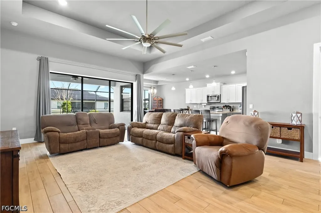 1233 NW 18th Street Cape Coral FL 33993