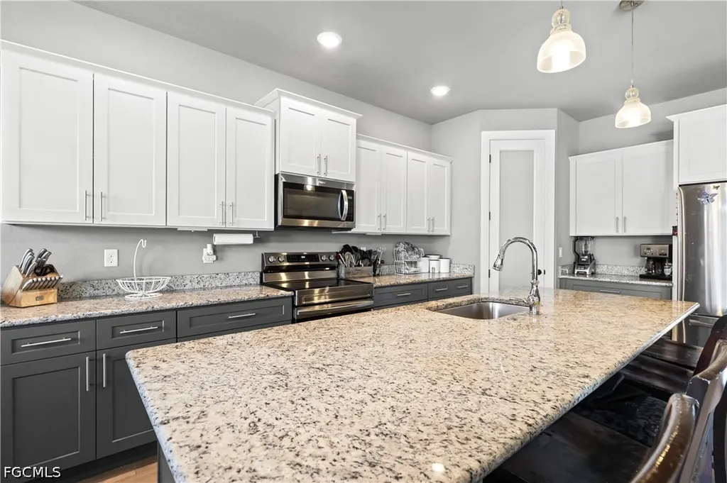 1233 NW 18th Street Cape Coral FL 33993