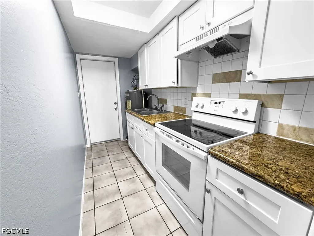 6617 Warwick Circle Fort Myers FL 33919