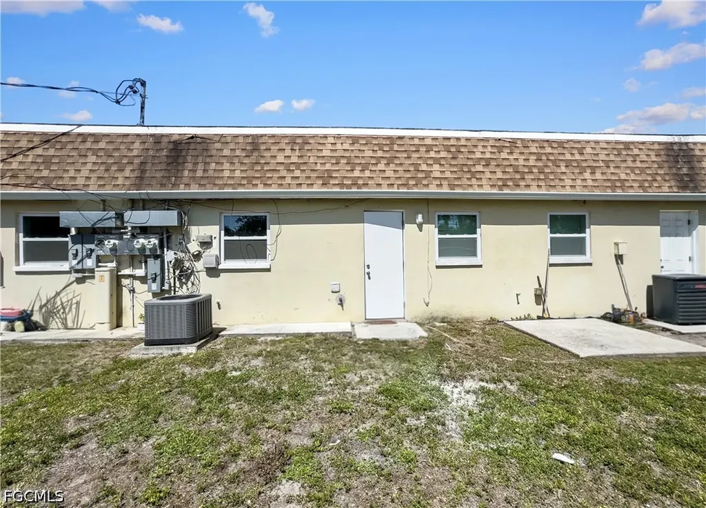 6617 Warwick Circle Fort Myers FL 33919