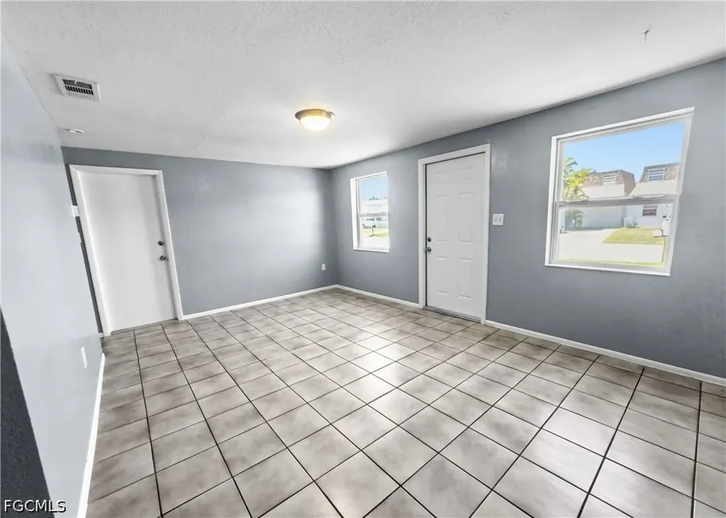 6617 Warwick Circle Fort Myers FL 33919