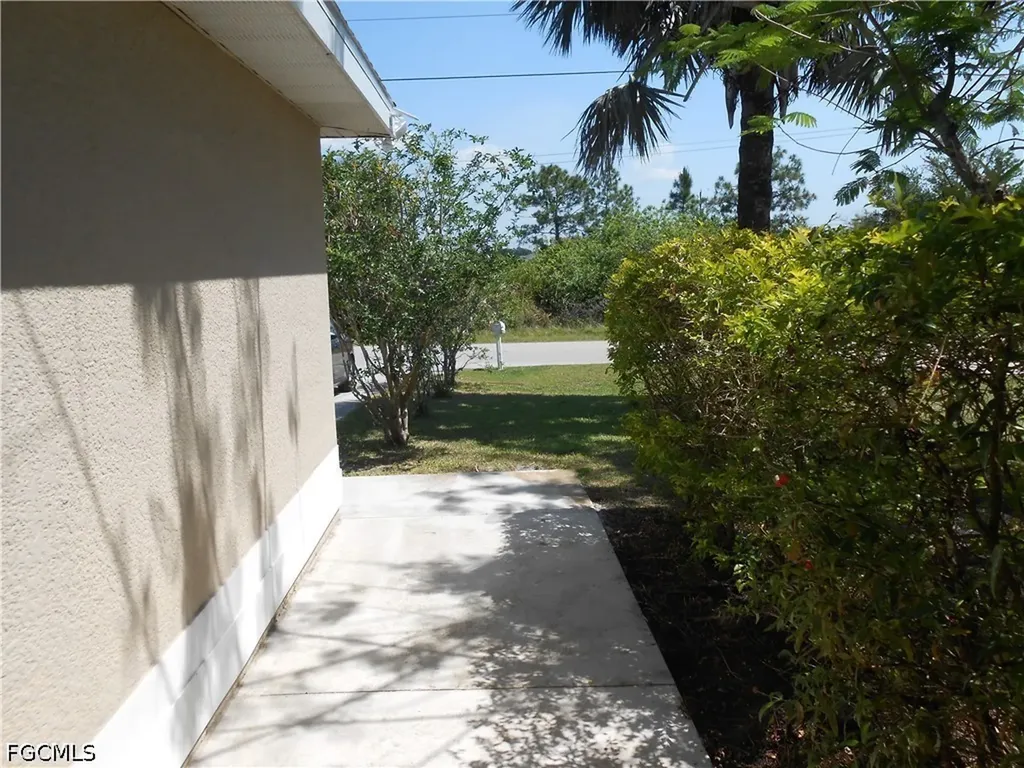 4507 20th Street SW Lehigh Acres FL 33973