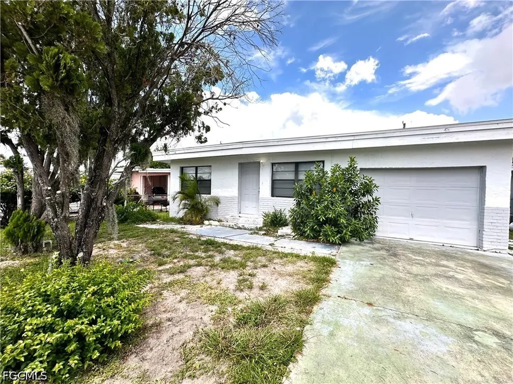 2117 Mitchell Court Fort Myers FL 33916