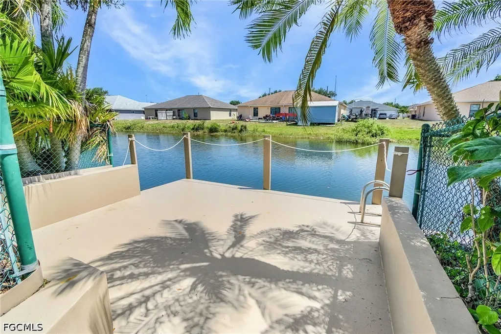 1204 SE 5th Terrace Cape Coral FL 33990