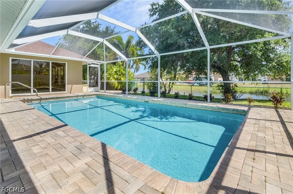 1204 SE 5th Terrace Cape Coral FL 33990