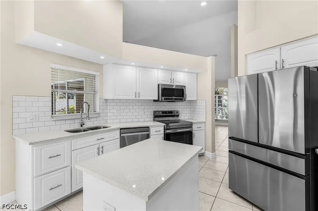 1204 SE 5th Terrace Cape Coral FL 33990