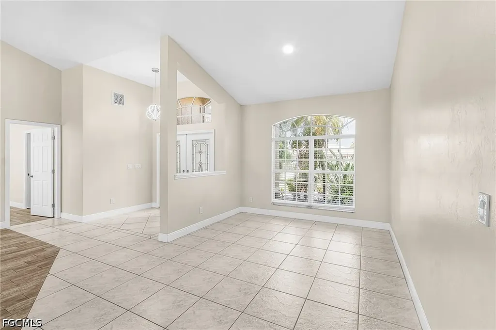 1204 SE 5th Terrace Cape Coral FL 33990