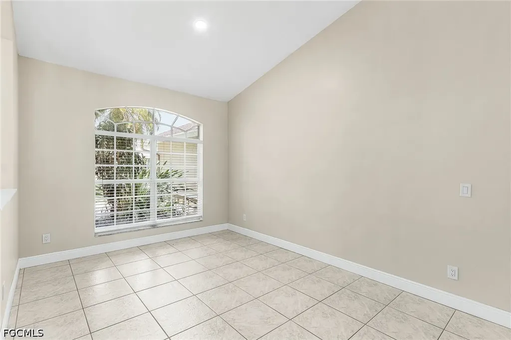 1204 SE 5th Terrace Cape Coral FL 33990