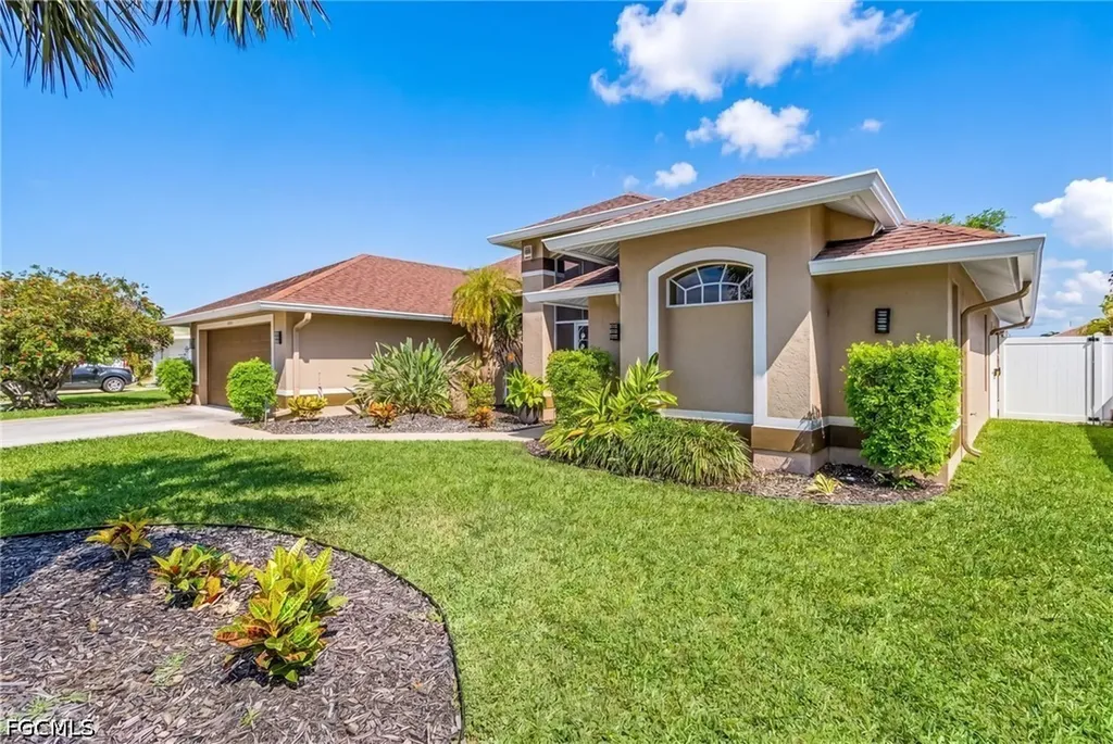 1204 SE 5th Terrace Cape Coral FL 33990