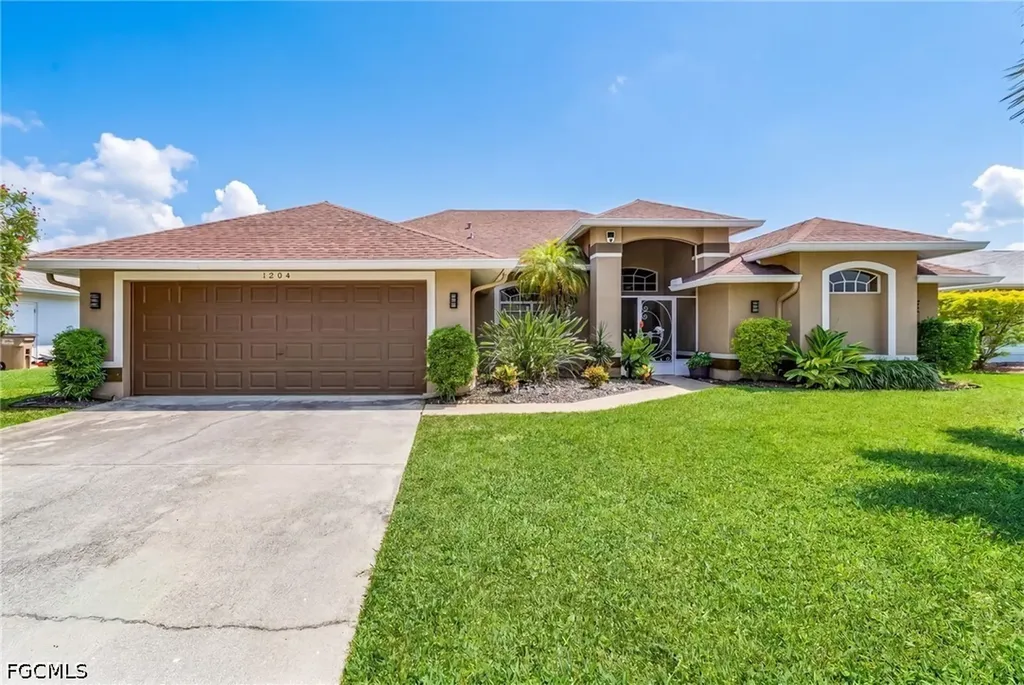 1204 SE 5th Terrace Cape Coral FL 33990