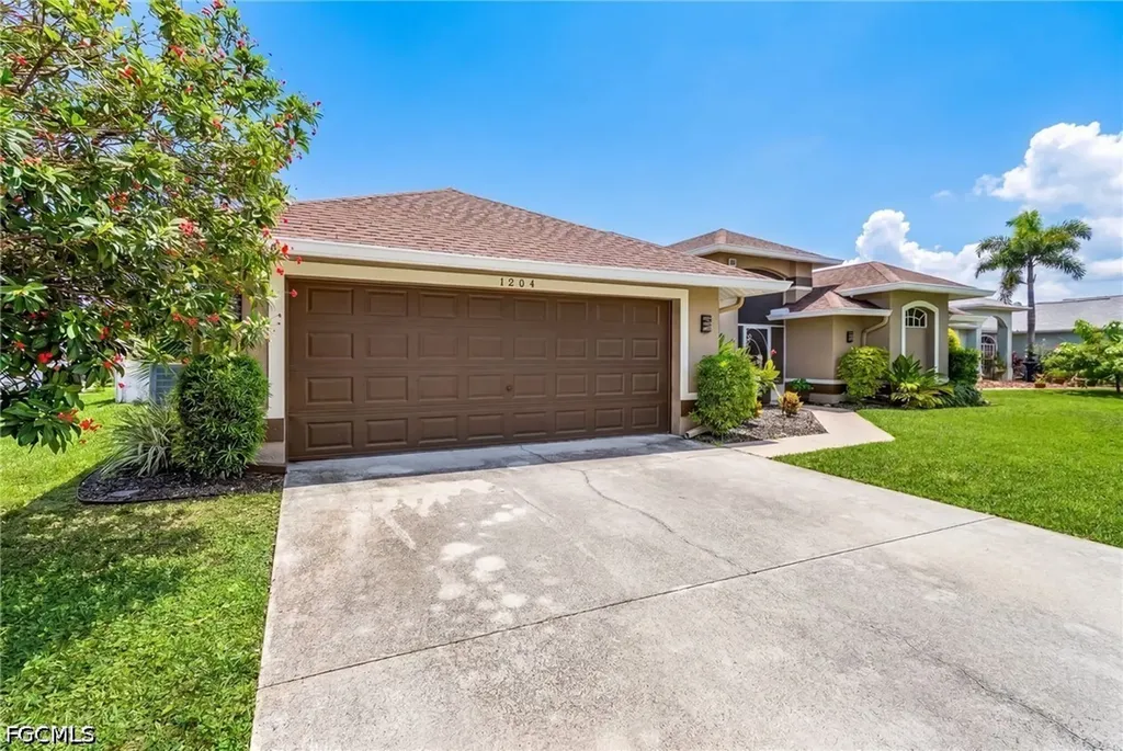 1204 SE 5th Terrace Cape Coral FL 33990