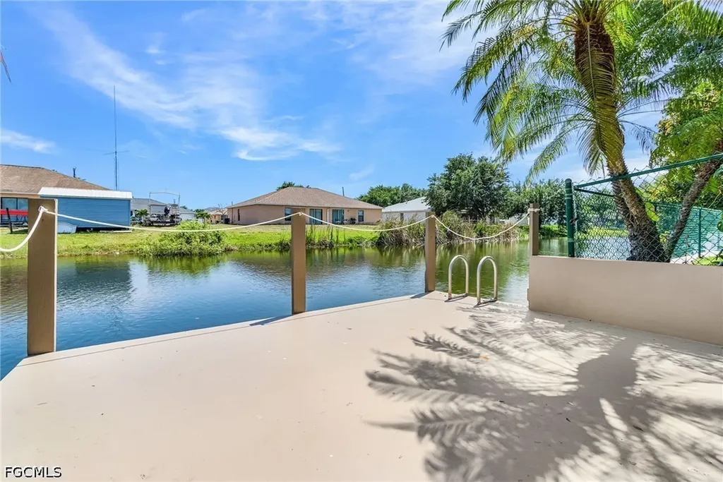1204 SE 5th Terrace Cape Coral FL 33990