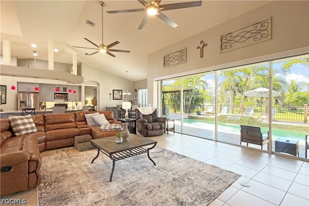 8723 S Lake Circle Fort Myers FL 33908