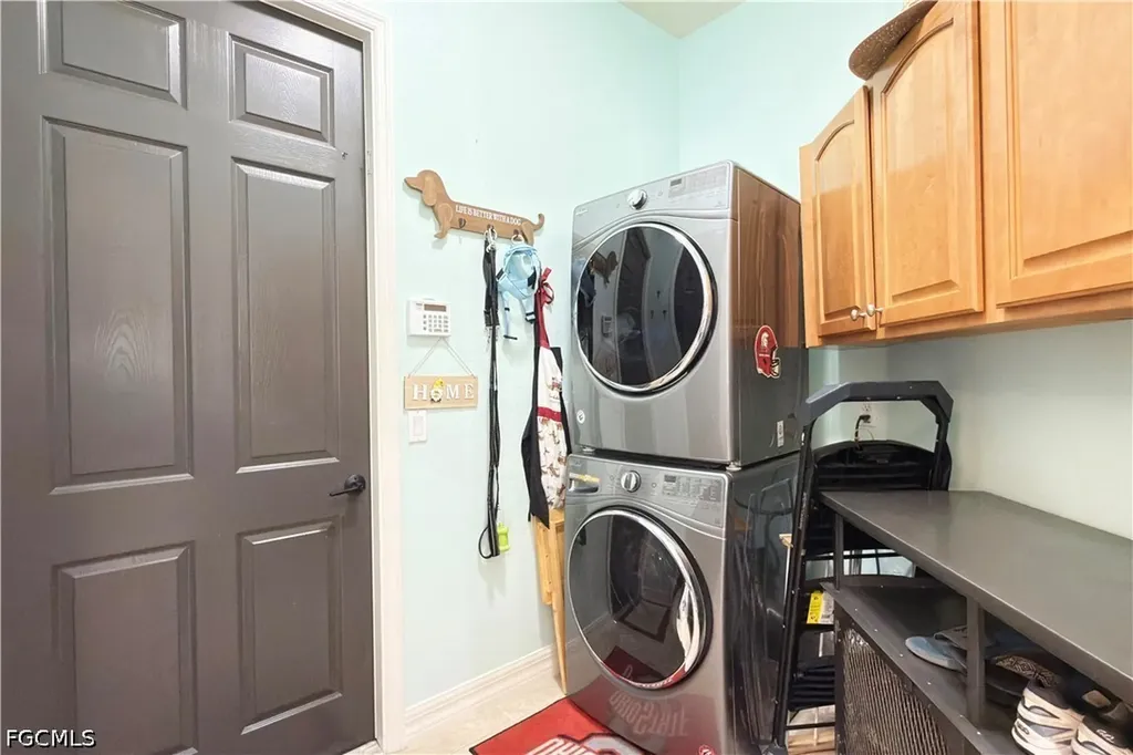 8723 S Lake Circle Fort Myers FL 33908