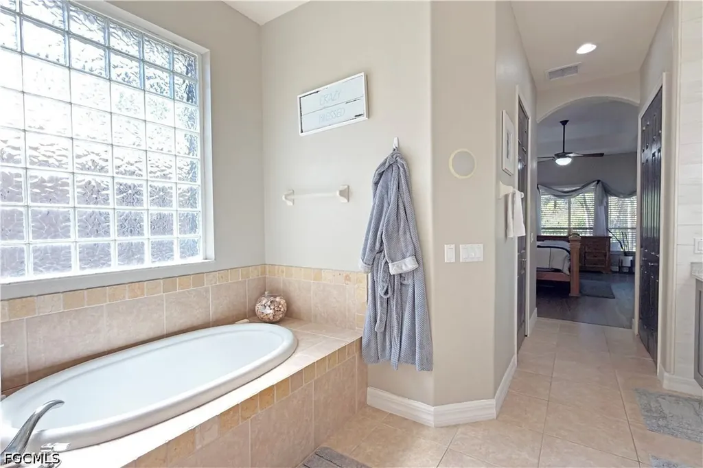 8723 S Lake Circle Fort Myers FL 33908
