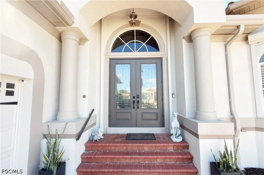 8723 S Lake Circle Fort Myers FL 33908