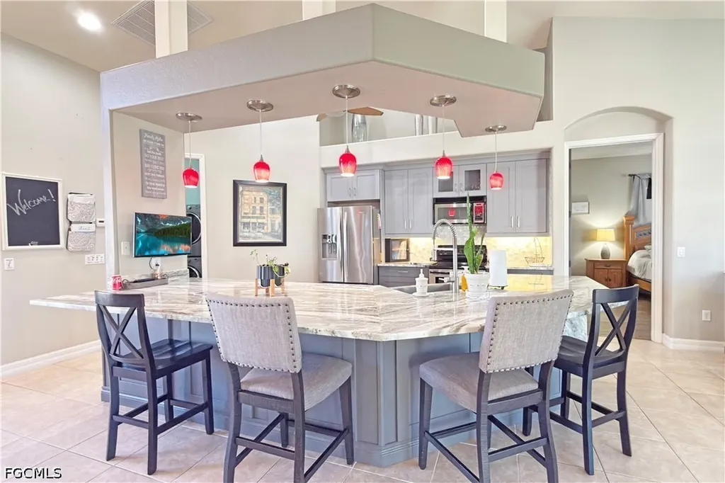 8723 S Lake Circle Fort Myers FL 33908