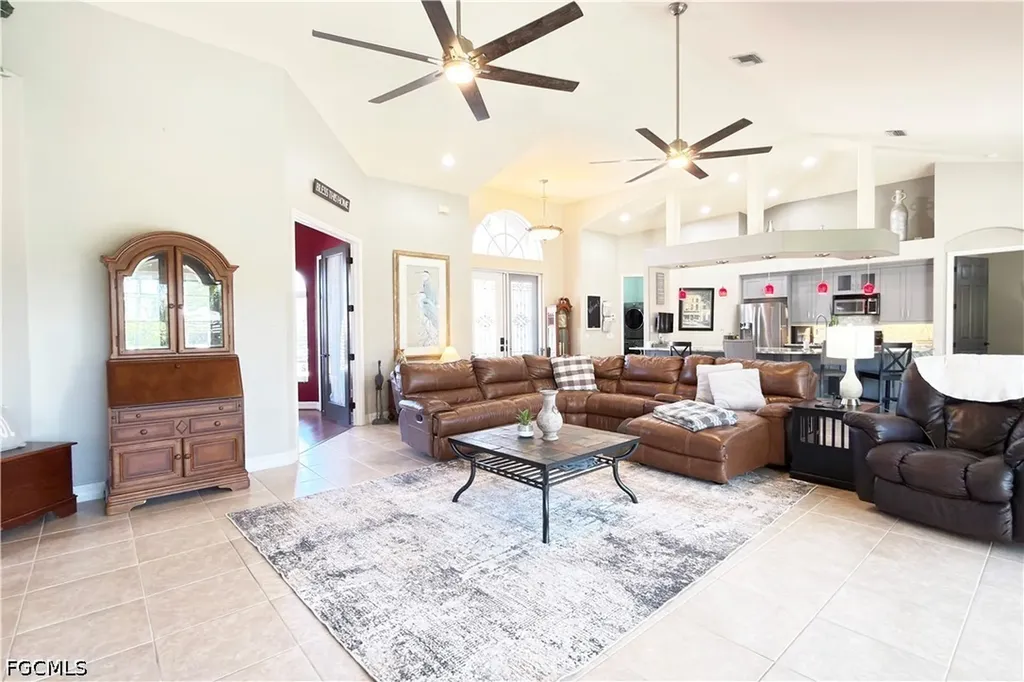 8723 S Lake Circle Fort Myers FL 33908