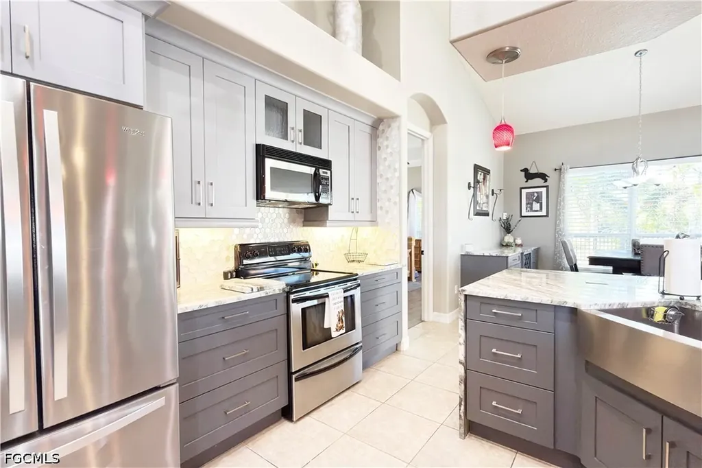 8723 S Lake Circle Fort Myers FL 33908
