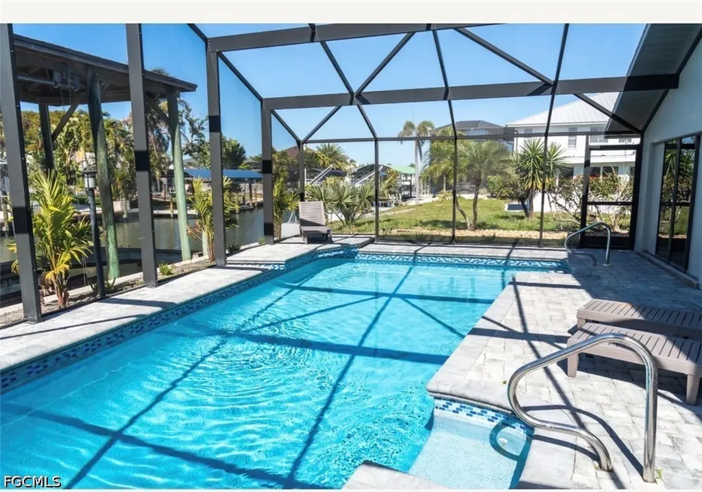 323 Washington Court Fort Myers Beach FL 33931