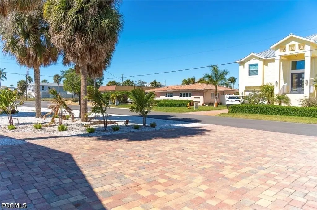 310 Madison Court Fort Myers Beach FL 33931