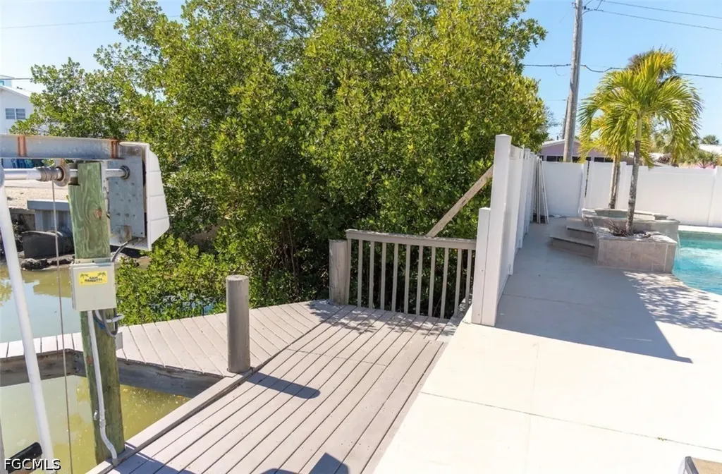 310 Madison Court Fort Myers Beach FL 33931