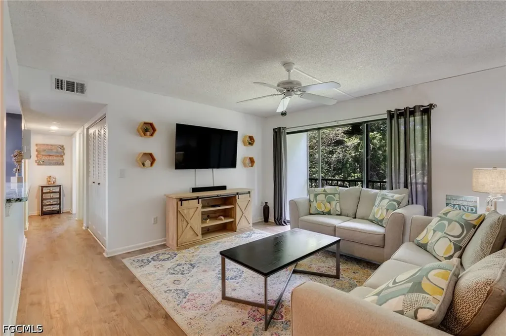 Fort Myers FL, 9540 Green Cypress Lane, Unit 13