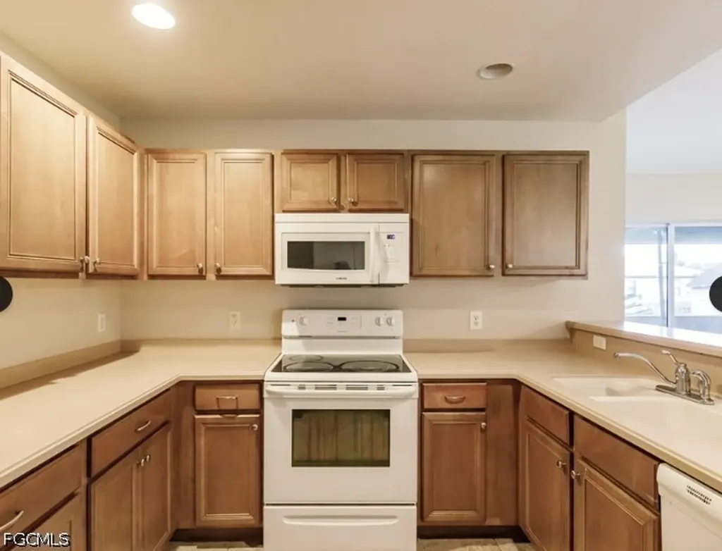 4111 2nd Street SW Lehigh Acres FL 33976