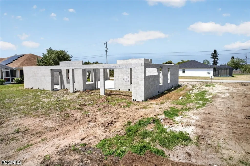 1003 NE 10th Place Cape Coral FL 33909