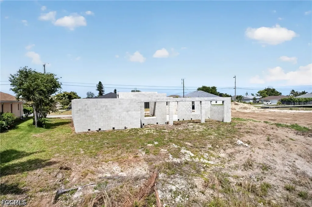 1003 NE 10th Place Cape Coral FL 33909