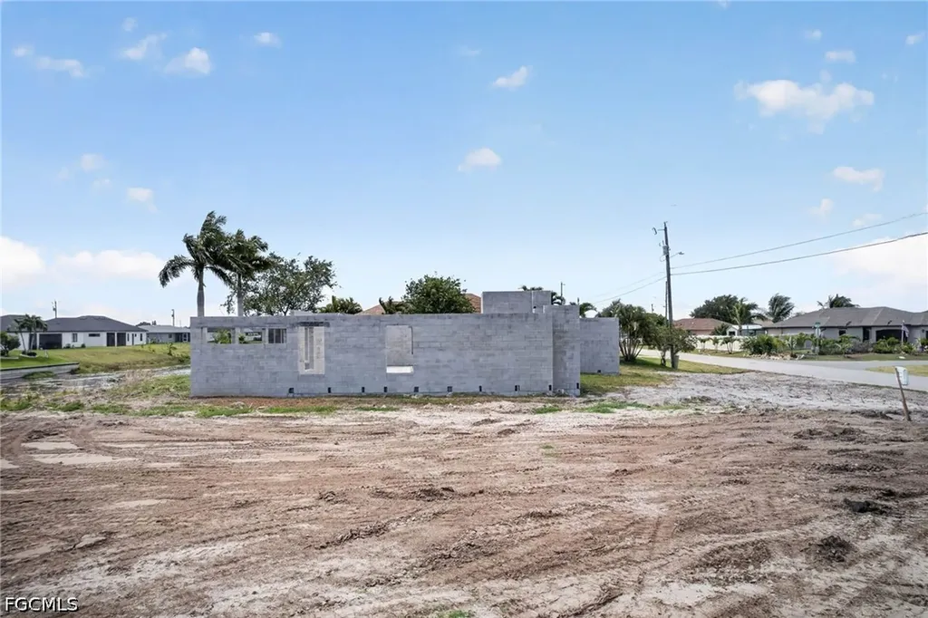1003 NE 10th Place Cape Coral FL 33909