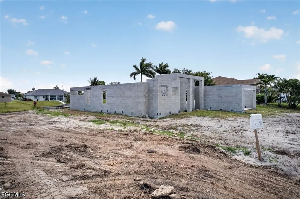1003 NE 10th Place Cape Coral FL 33909