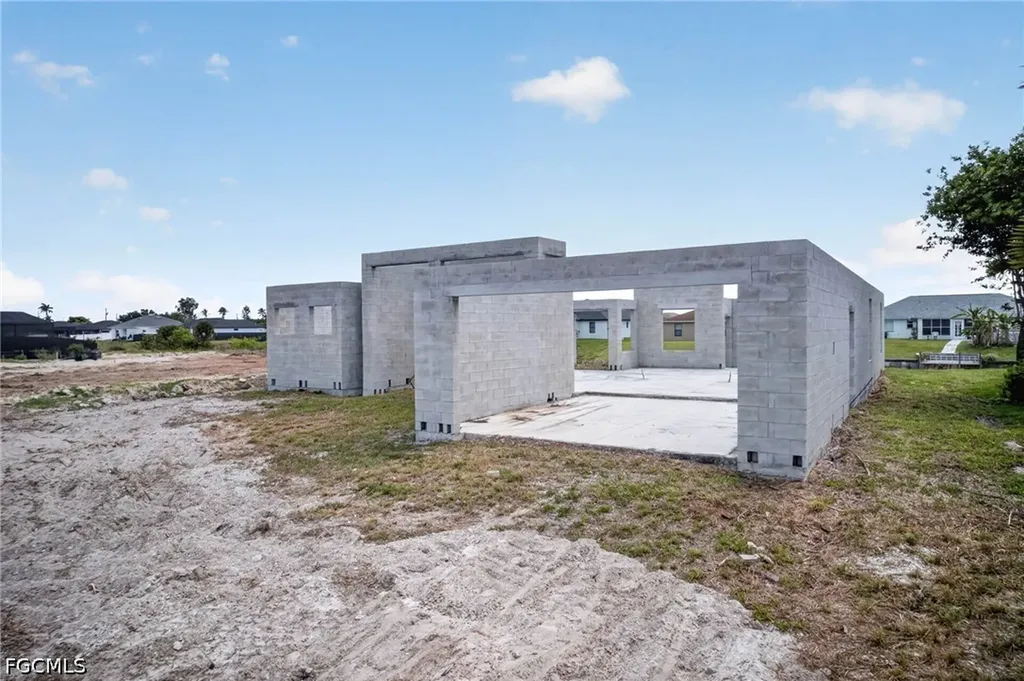 1003 NE 10th Place Cape Coral FL 33909
