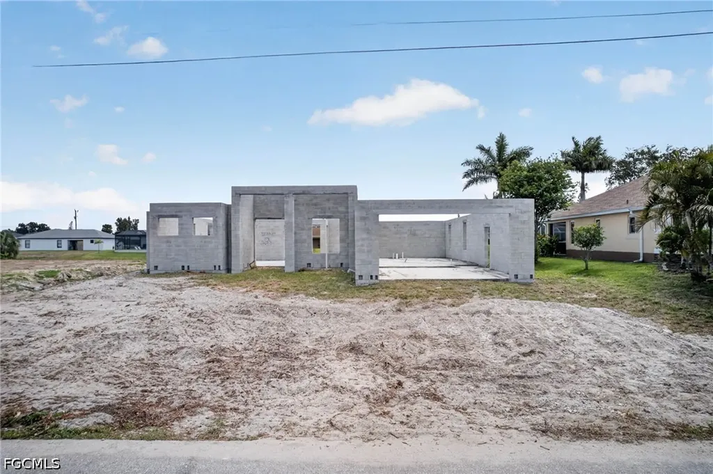 1003 NE 10th Place Cape Coral FL 33909